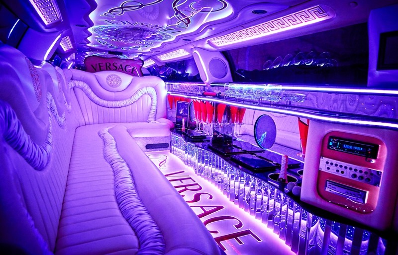 Лимузин Крайслер 300С Versace  
