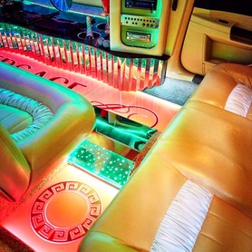 Лимузин Крайслер 300С Versace - авто на весілля у Дніпрі - портфоліо 1