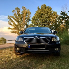 Skoda superb black new 2015 - авто на весілля у Дніпрі - портфоліо 6