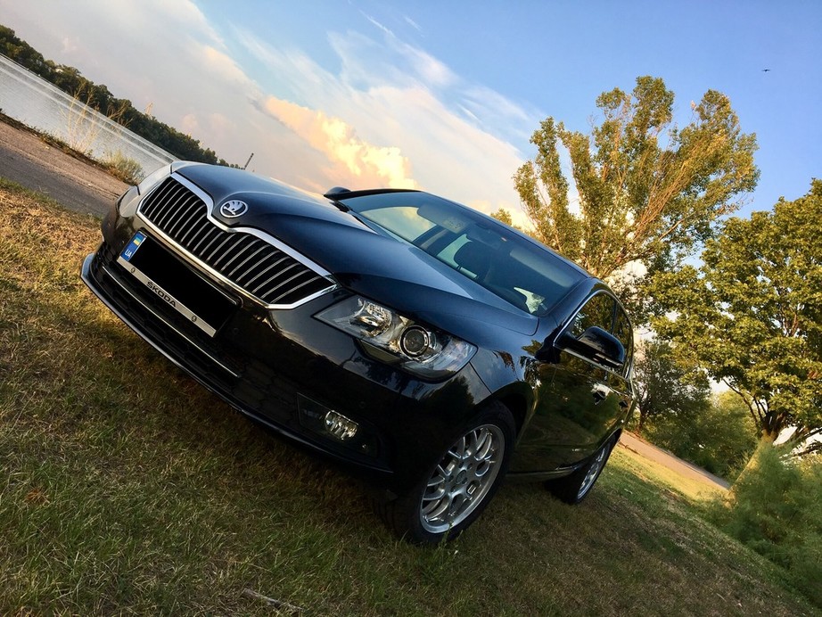 Skoda superb black new 2015 