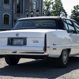 Cadillac Fleetwood - авто на весілля у Києві - портфоліо 2