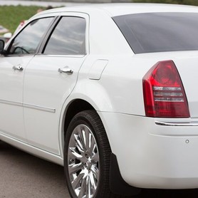 Chrysler 300C - авто на весілля у Дніпрі - портфоліо 2