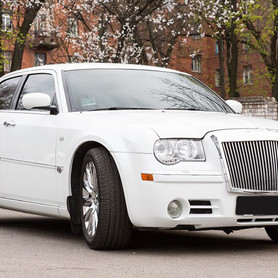 Chrysler 300C - авто на весілля у Дніпрі - портфоліо 1