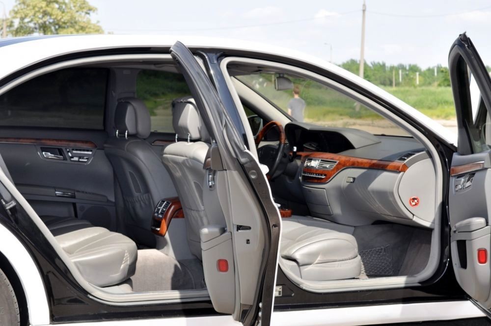 Mercedes S-Class W221 