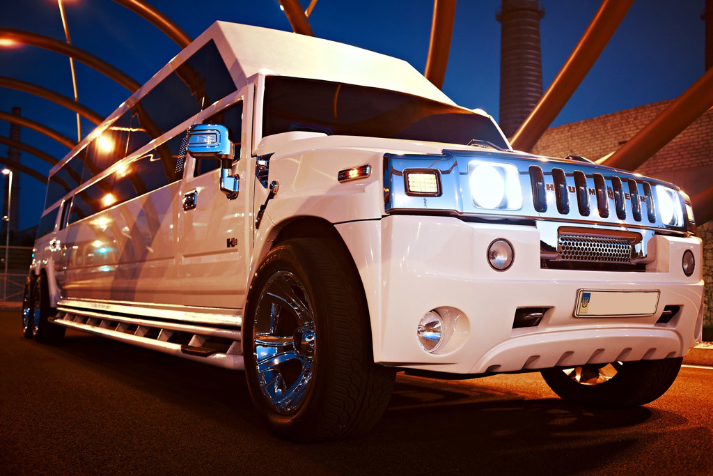 Hummer H2 Mega Limo 