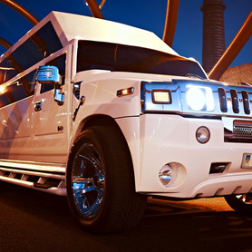 Hummer H2 Mega Limo - авто на весілля у Запоріжжі - портфоліо 1