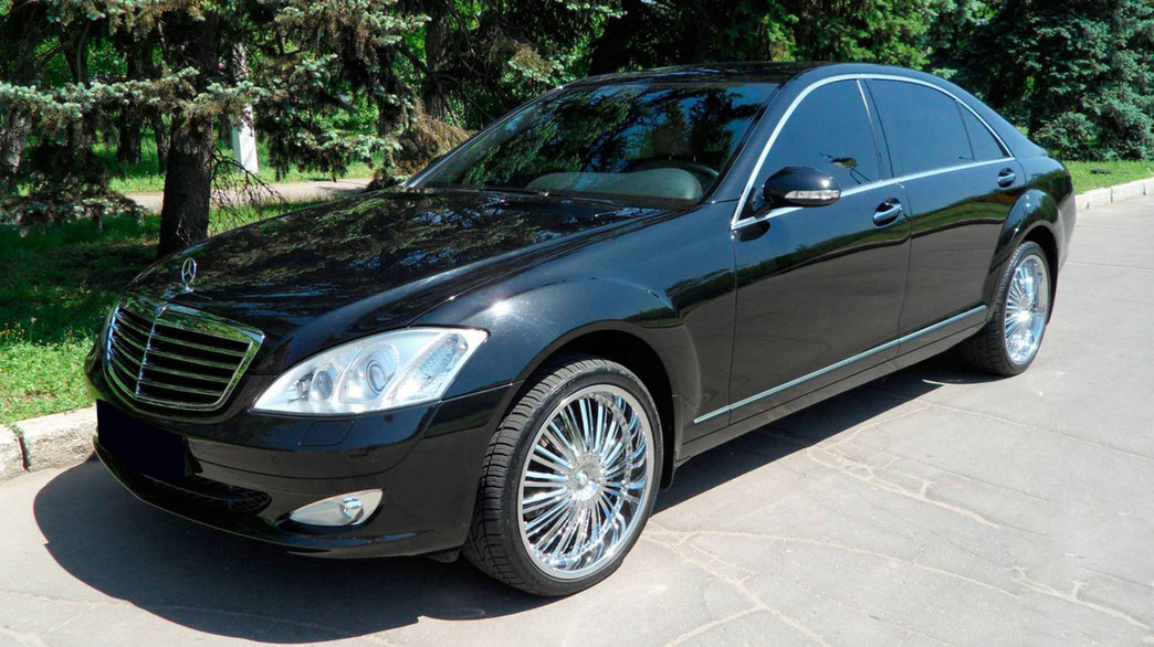 Mercedes S-Class W221 