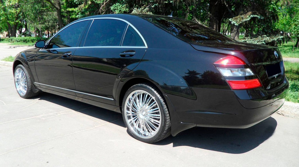 Mercedes S-Class W221 