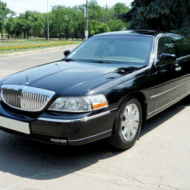 Lincoln Town Car Sedan - авто на весілля у Миколаєві - портфоліо 1