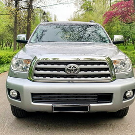 237 Toyota Sequoia срібляста - авто на весілля у Києві - портфоліо 5