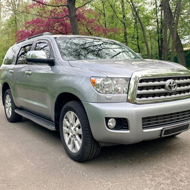 237 Toyota Sequoia срібляста - авто на весілля у Києві - портфоліо 3