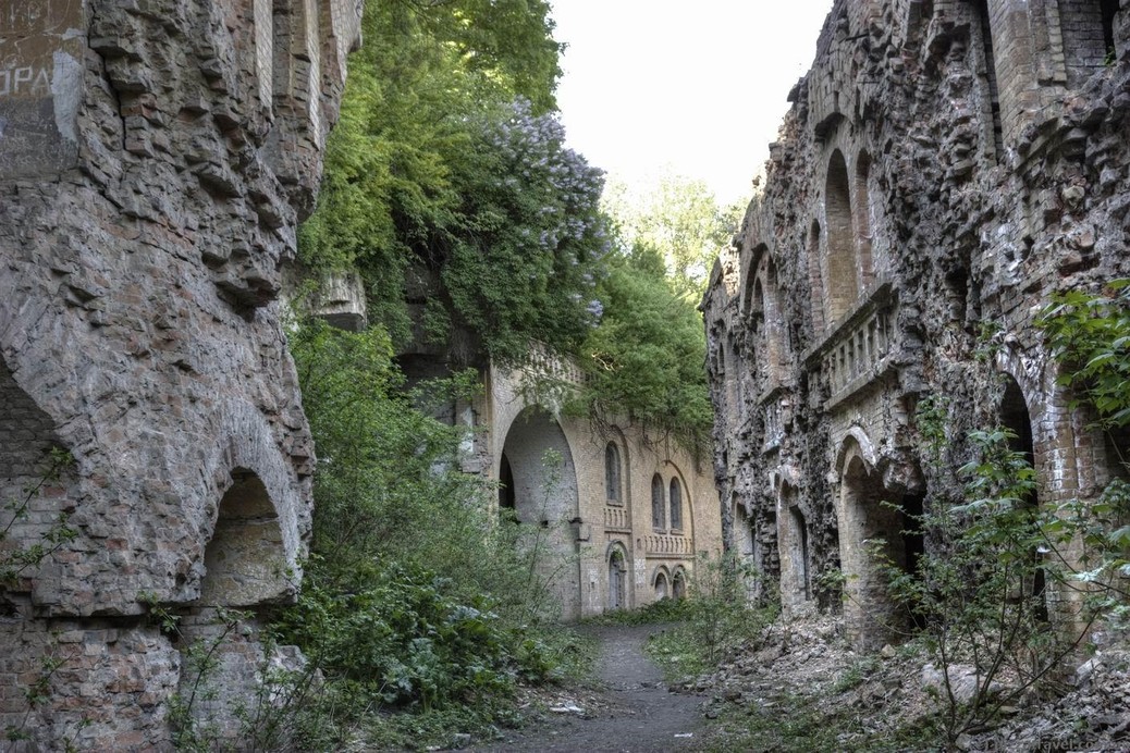 Таракановский форт 