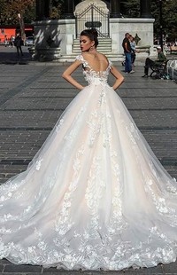 Pollardi Fashion Group - весільна сукня, салон у Києві - фото 1