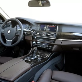 BMW 5 серии F10 - авто на весілля у Херсоні - портфоліо 4
