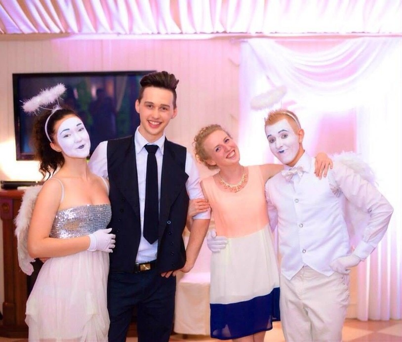 Коллектив мимов 