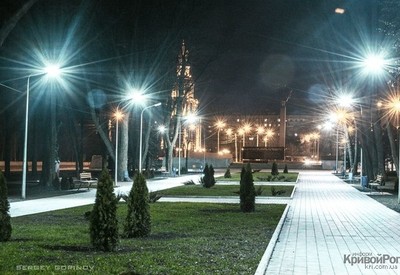 Ночной парк Героев - місце для фотосесій у Кривому Розі - портфоліо 6