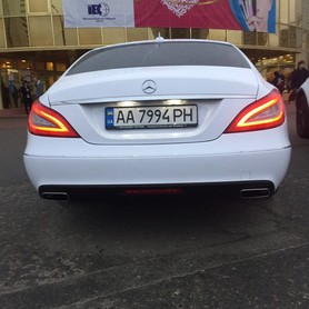 Mercedes CLS 6,3 AMG white - авто на весілля у Києві - портфоліо 4