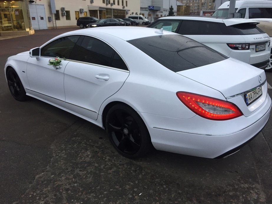 Mercedes CLS 6,3 AMG white 