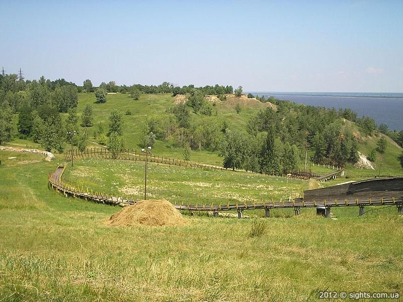Заброшенный бобслейный трек