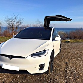 Tesla Model X - авто на весілля у Одесі - портфоліо 3