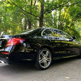 101 Прокат Mercedes-Benz W213 E300 - авто на весілля у Києві - портфоліо 6