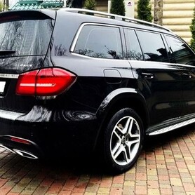 253 Позашляховик Mercedes-Benz GLS 350 оренда - авто на весілля у Києві - портфоліо 4