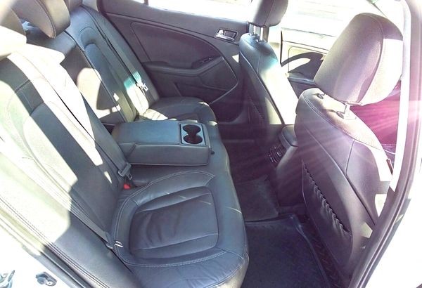 228 Kia Optima білий 
