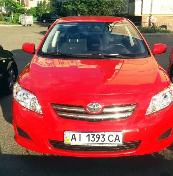 183 Toyota Corolla червона 