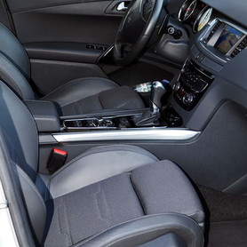 144 Peugeot 508GT білий - авто на весілля у Києві - портфоліо 5