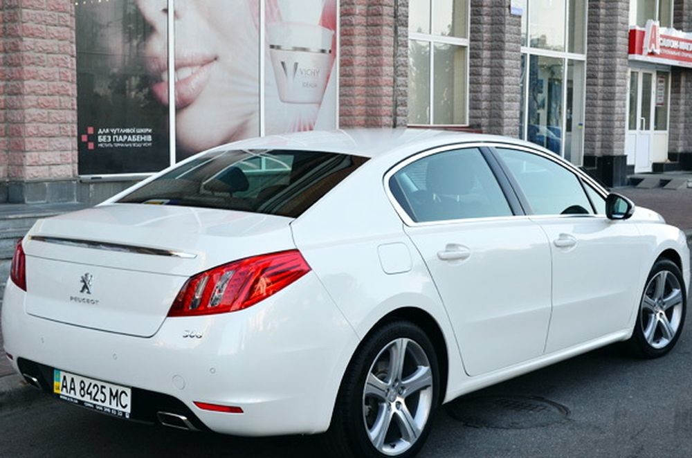 144 Peugeot 508GT білий 