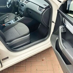 178 Skoda Octavia A7 білий - авто на весілля у Києві - портфоліо 5