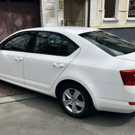 178 Skoda Octavia A7 білий - авто на весілля у Києві - портфоліо 3