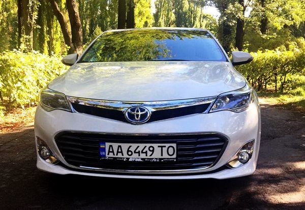 147 Toyota Avalon білий 