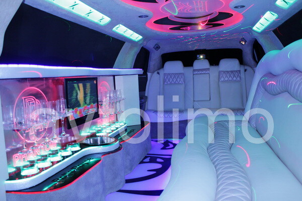 002 Лімузин Chrysler 300C Rolls-Royсe Phantom 