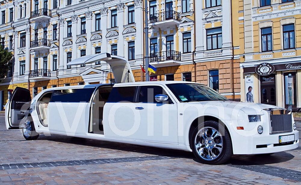 002 Лімузин Chrysler 300C Rolls-Royсe Phantom 
