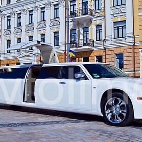 002 Лімузин Chrysler 300C Rolls-Royсe Phantom - авто на весілля у Києві - портфоліо 1