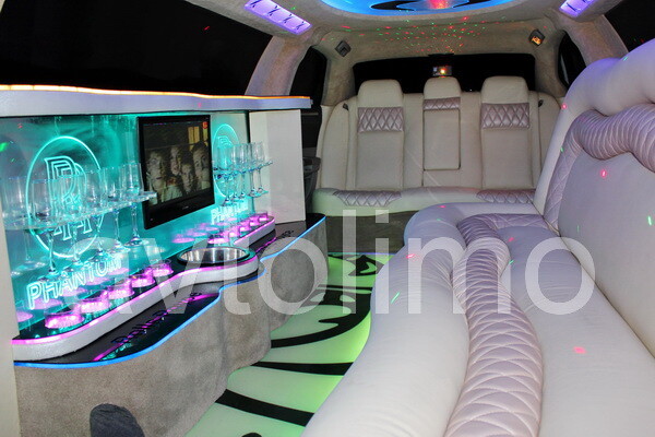 002 Лімузин Chrysler 300C Rolls-Royсe Phantom 