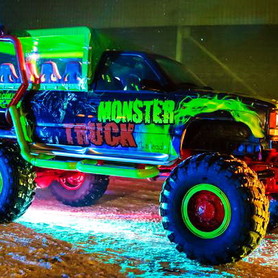 069 Party Bus Monster truck patty bas - авто на весілля у Києві - портфоліо 4