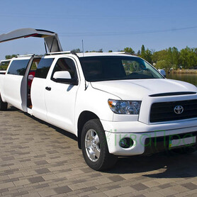 Лімузин Toyota Sequoia з літнім майданчиком - авто на весілля у Рівному - портфоліо 5