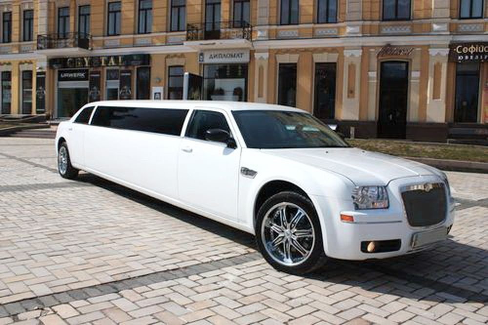 007 Лімузин Chrysler 300C 