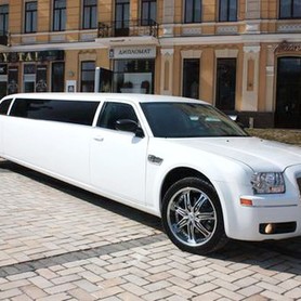 007 Лімузин Chrysler 300C - авто на весілля у Києві - портфоліо 1