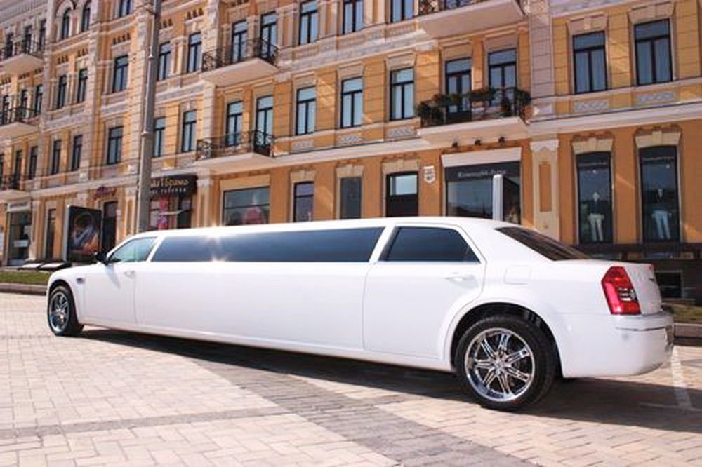 007 Лімузин Chrysler 300C 
