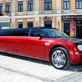 009 Лімузин Chrysler 300C бордовий - авто на весілля у Києві - портфоліо 1