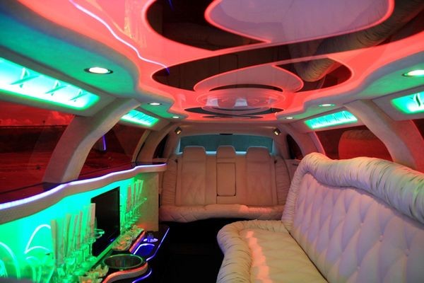 014 Лімузин Chrysler 300C Limo білий 2012 