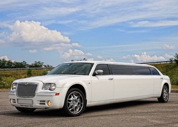 014 Лімузин Chrysler 300C Limo білий 2012 