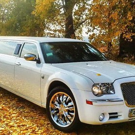015 Лімузин на весілля Chrysler 300C Limo білий - авто на весілля у Києві - портфоліо 1