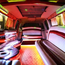 026 Лімузин Infiniti QX56 біла оренда прокат - авто на весілля у Києві - портфоліо 6