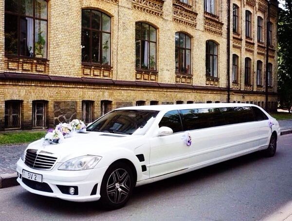 030 Лімузин Mercedes W221 S600 білий 