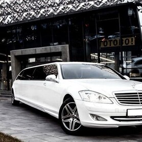 031 Лімузин Mercedes-Benz W221 S600 - авто на весілля у Києві - портфоліо 1