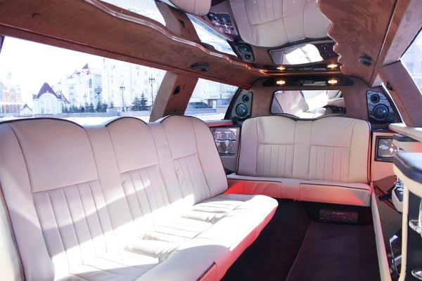 044 Лімузин Lincoln Town Car 120 NEW 